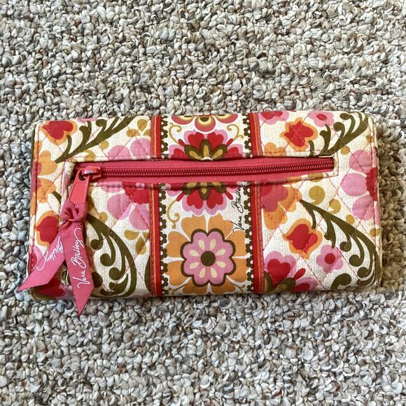 Vera Bradley Folkloric Quilted Wallet Floral Colorful Pink Retired Magnetic - Picture 4 of 10